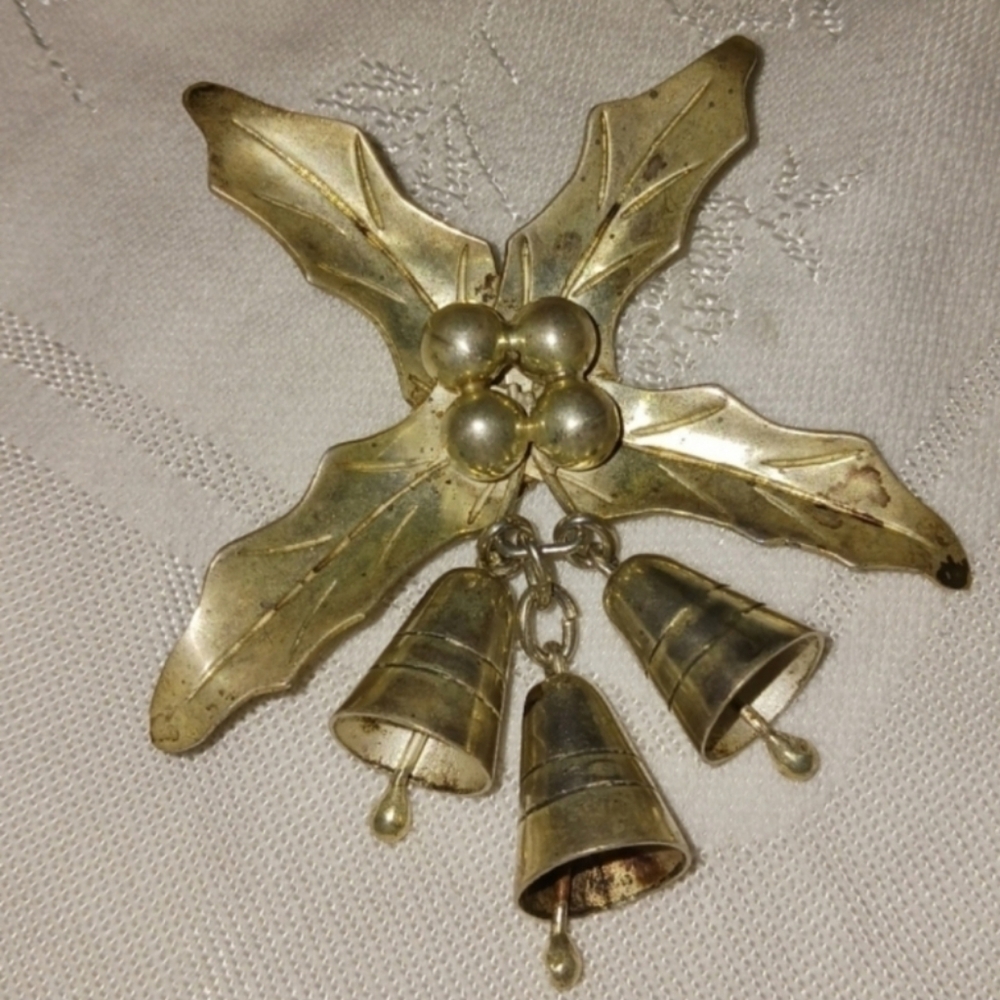 Mexican Silver, Holly and Bells, 925 Silver, 19 grams weight